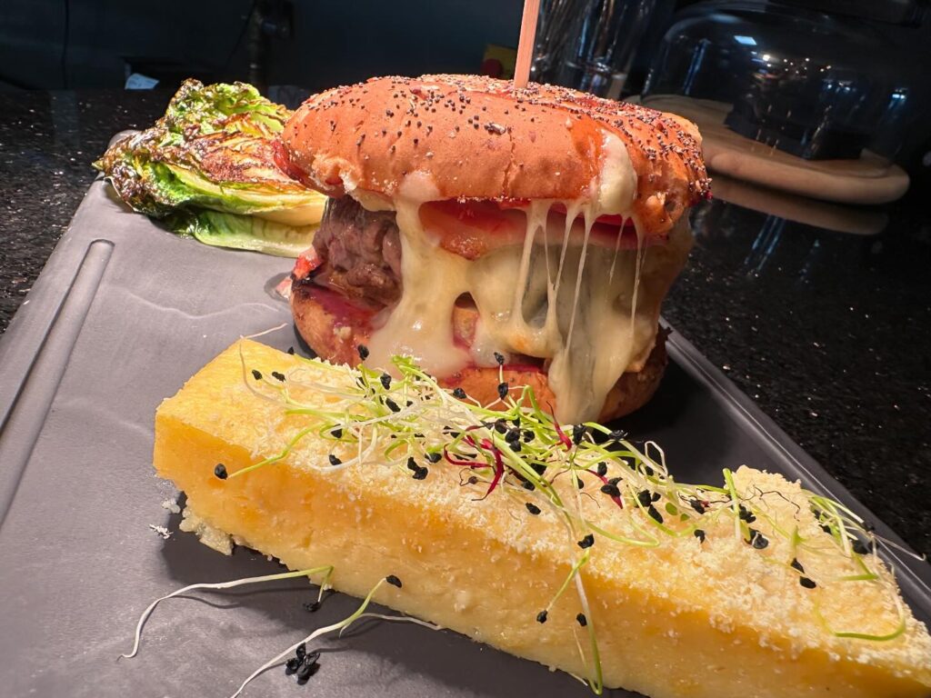 Instagram post from lhistoiredusept. This post is in position 3.